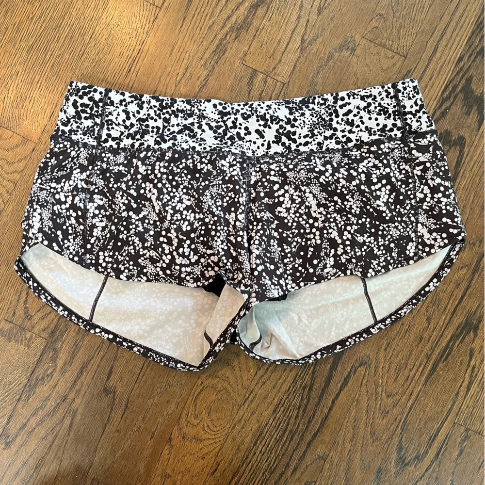 Lululemon speed up low rise shorts